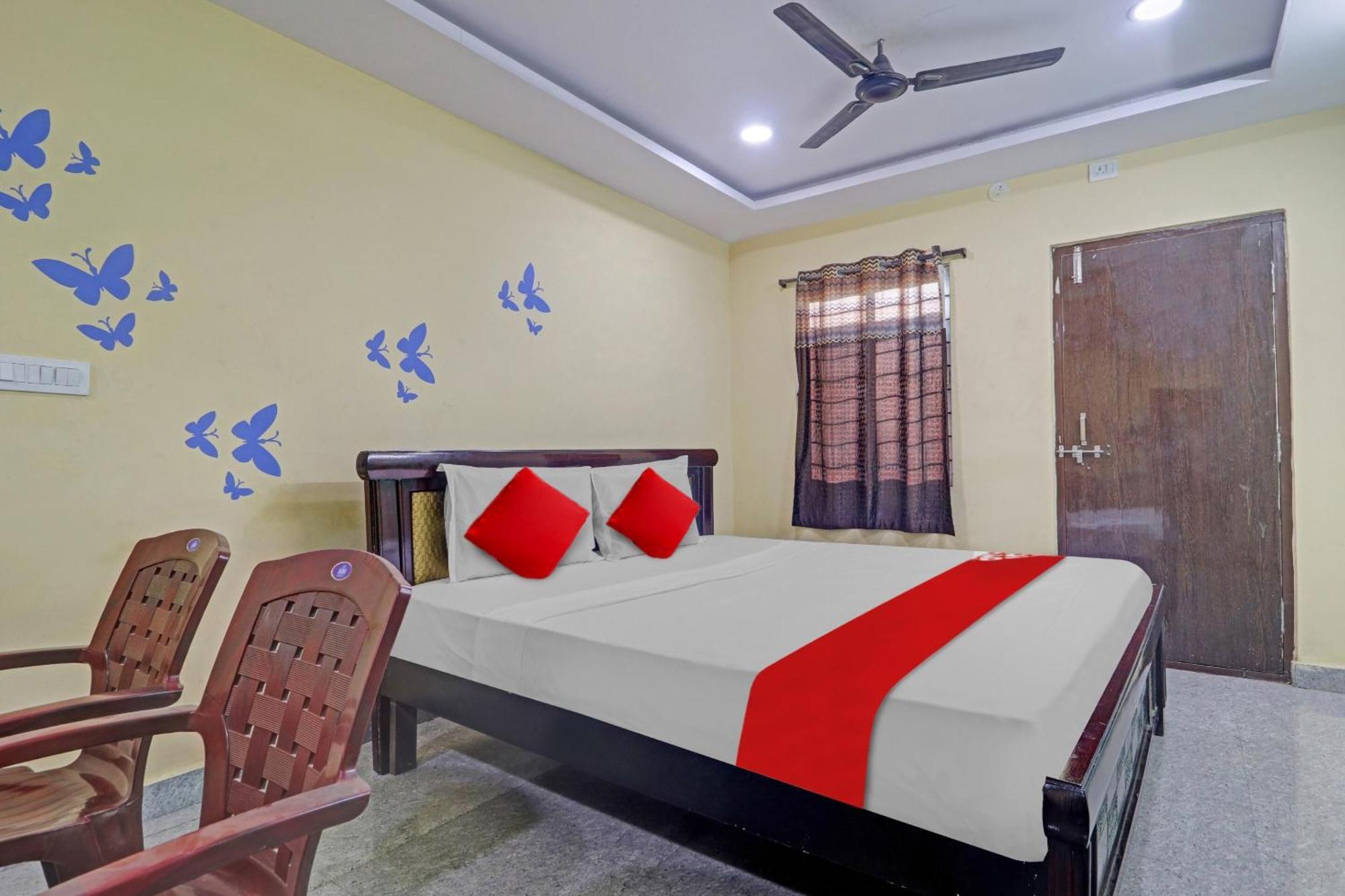 Отель Oyo Flagship 81051 Sri Sai Manikanta Хайдарабад Экстерьер фото
