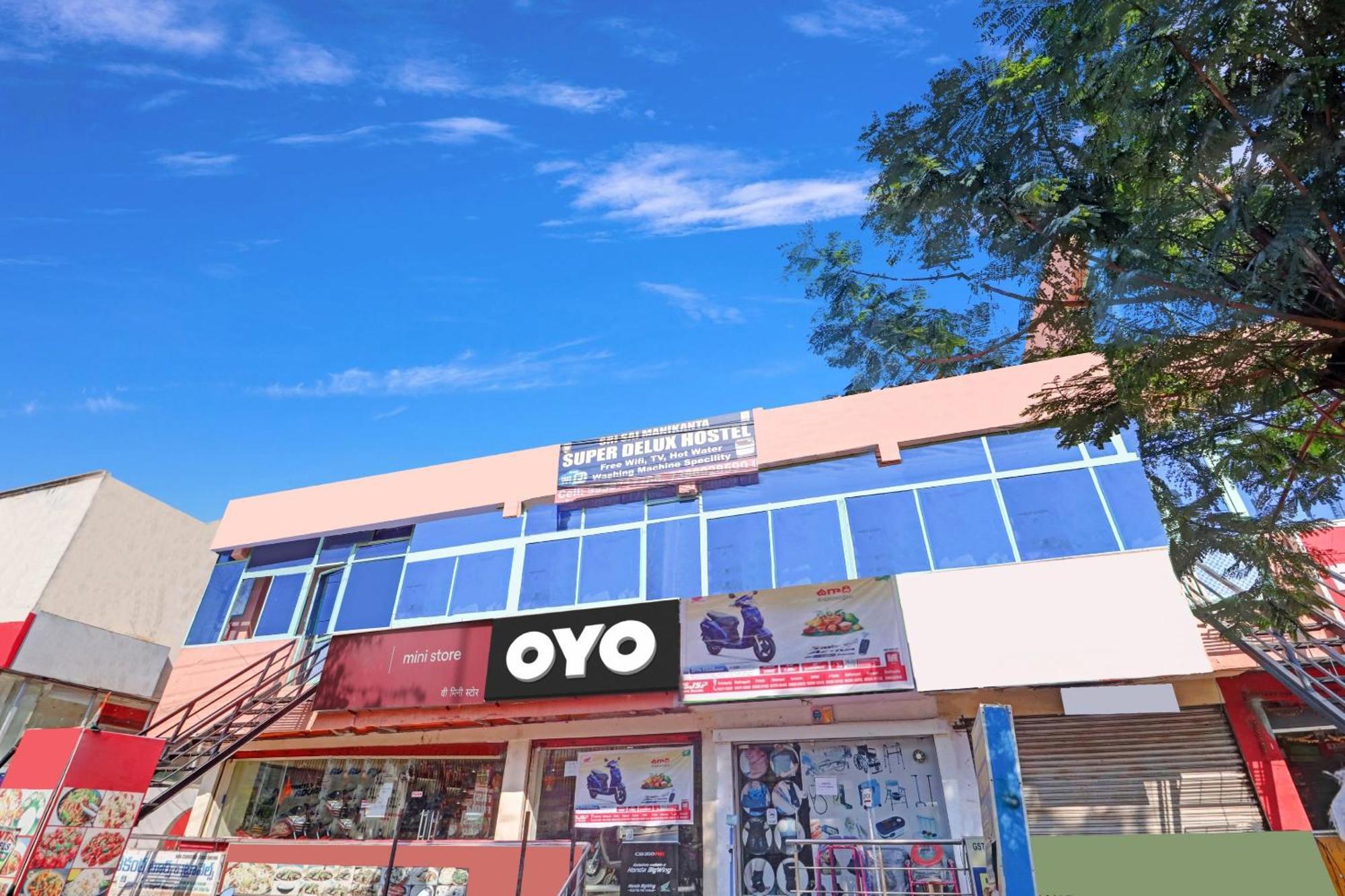 Отель Oyo Flagship 81051 Sri Sai Manikanta Хайдарабад Экстерьер фото